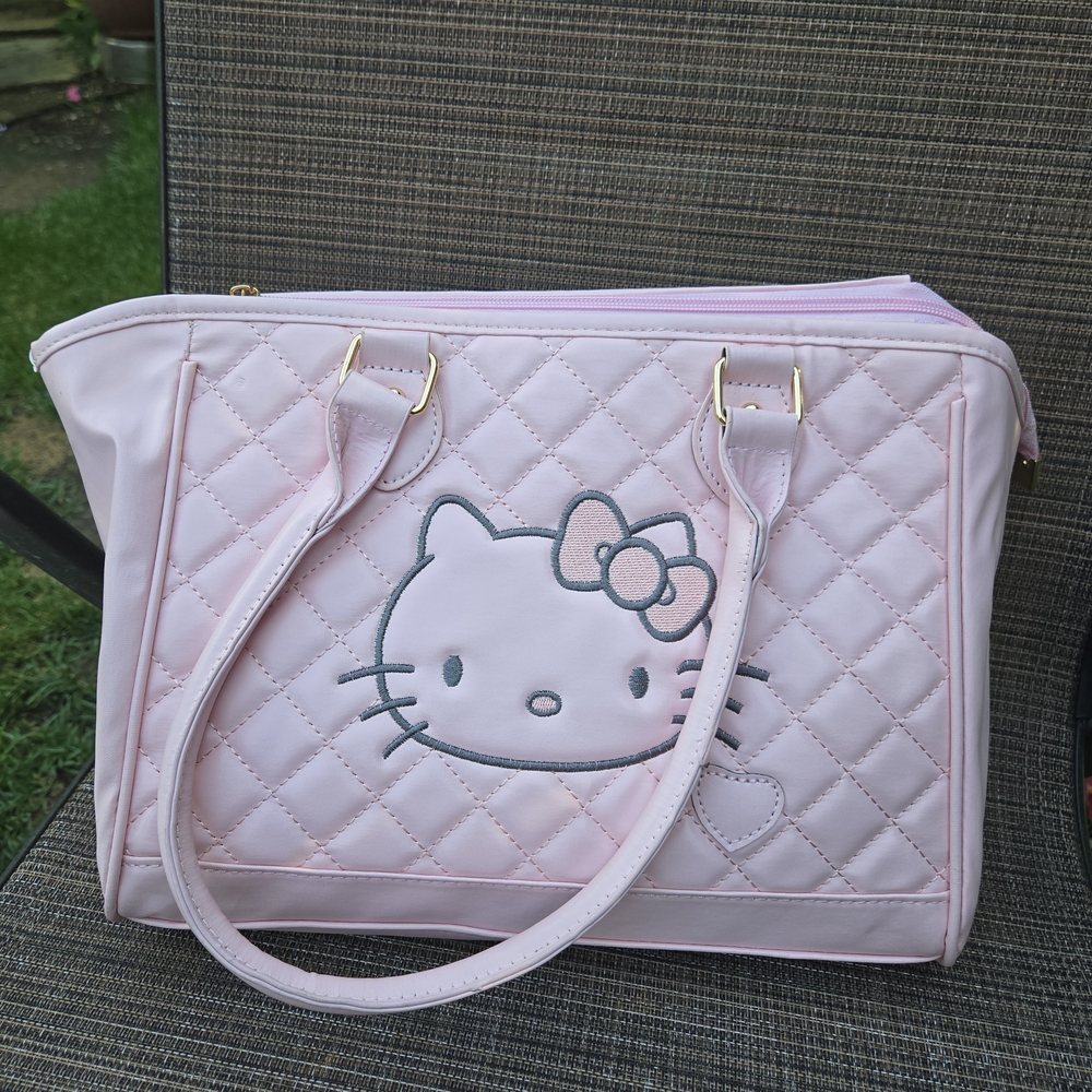 Hello Kitty Pink Quilted Women's Bag - Picture 10 of 12